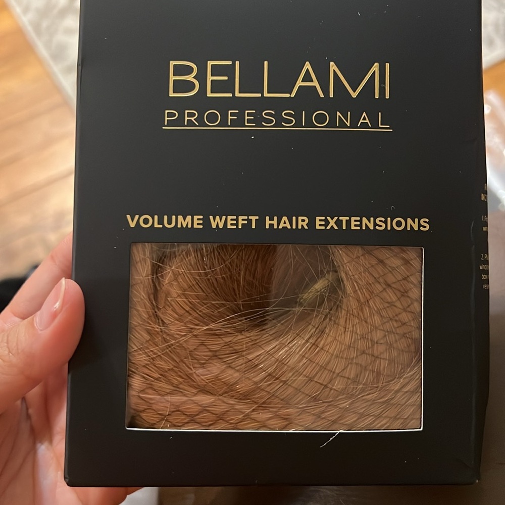 SEALED BRAND NEW UNOPENED BOX. Volume weft 22” Ginger